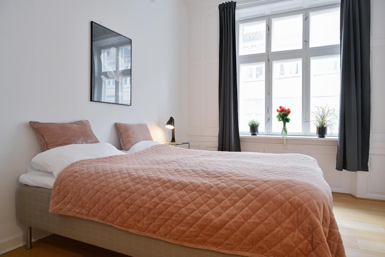 Sanders Arrow - Chic Three-Bedroom Apartment In The Middle Of Copenhagen Exterior photo