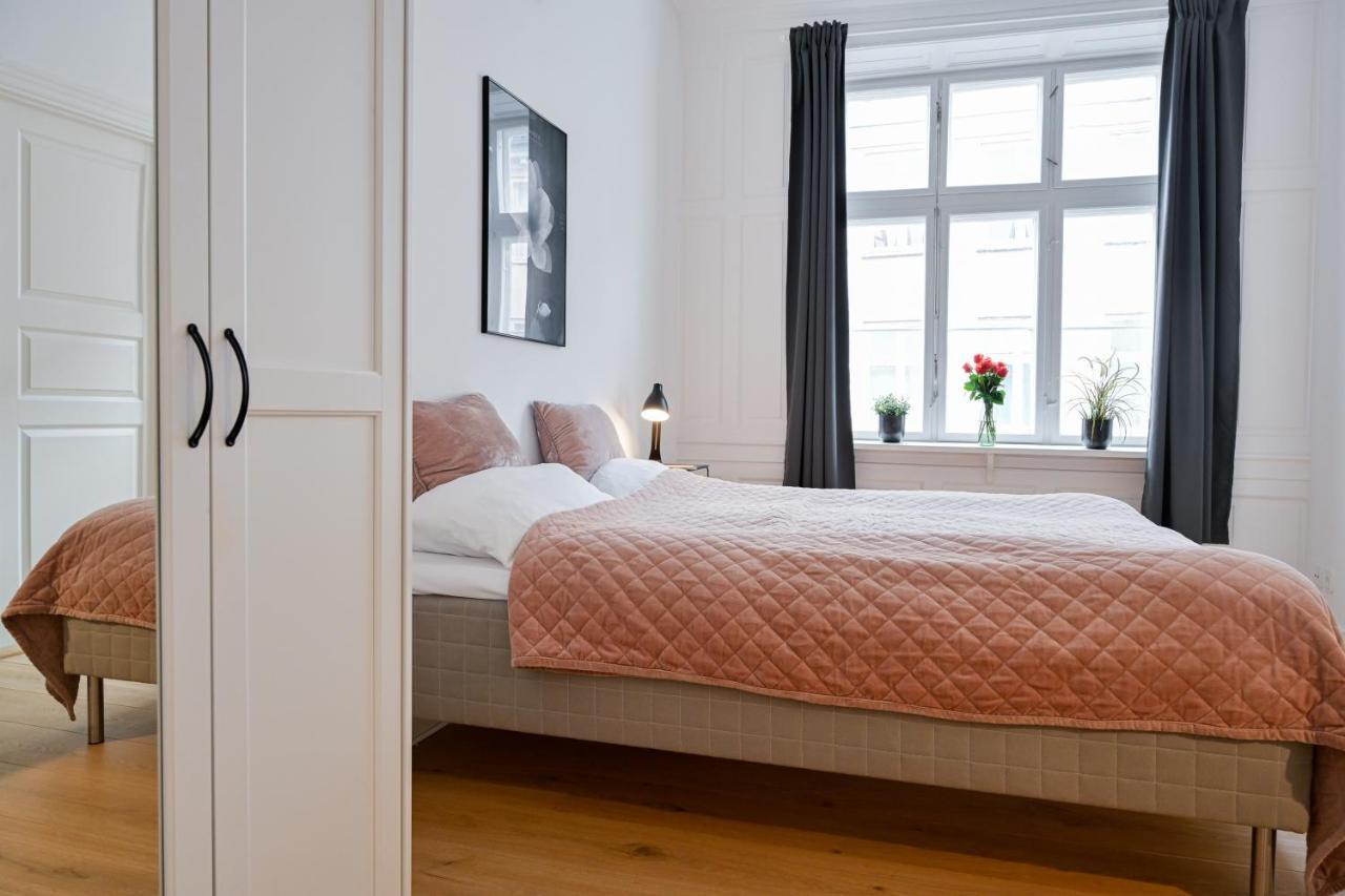 Sanders Arrow - Chic Three-Bedroom Apartment In The Middle Of Copenhagen Exterior photo